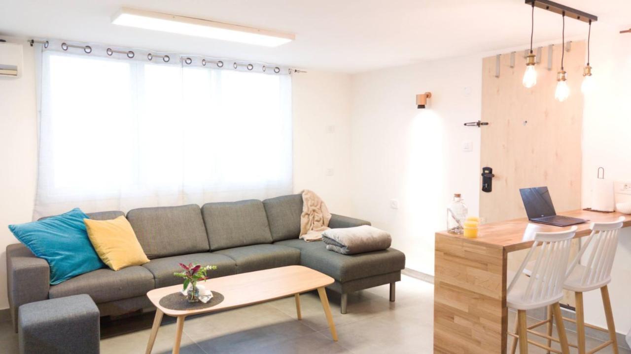Primrose Boutique Apartment 아슈도드 외부 사진